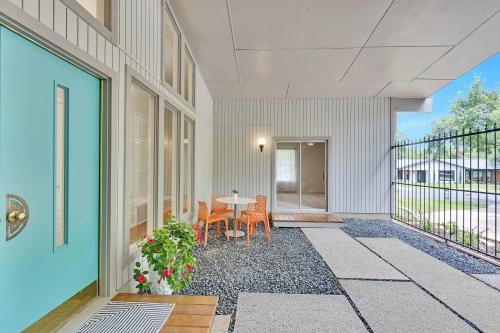 2900 Stoneway Mid Century Modern for sale Nation Holdings Rachel Nation Austin Realtor