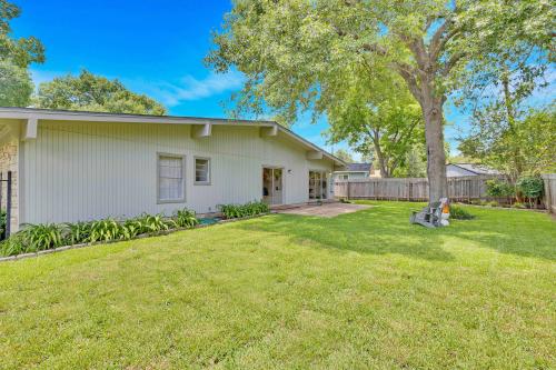 2900 Stoneway Mid Century Modern for sale Nation Holdings Rachel Nation Austin Realtor