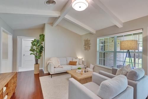 Welcome home to 2905 Greenlawn in the heart of coveted Allandale