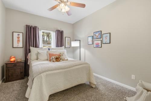 Welcome home to 6115 Cimmaron Trail in Lago Vista.