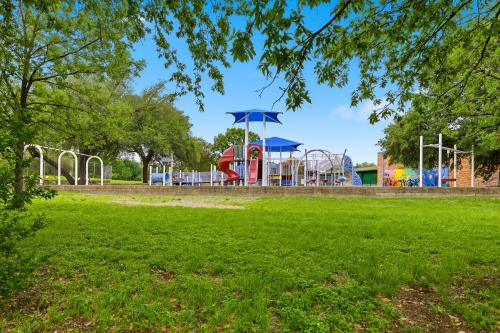 Welcome home to your Zilker condo