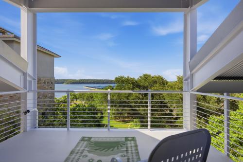 Wake by the Lakes at 1312 Hurst Hollow
