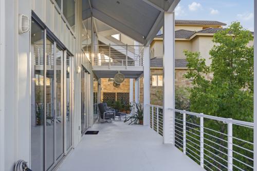 Wake by the Lakes at 1312 Hurst Hollow