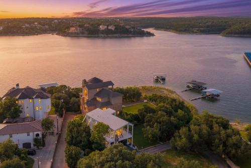 Wake by the Lakes at 1312 Hurst Hollow