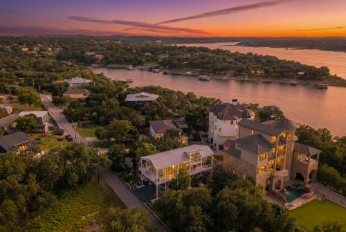Wake by the Lakes at 1312 Hurst Hollow
