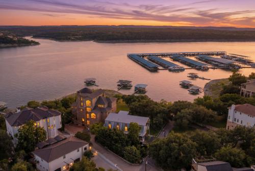 Wake by the Lakes at 1312 Hurst Hollow