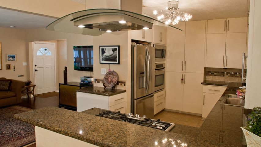 2505 W 45th Central Austin Realtor: Rachel Nation Nation Holdings LLC