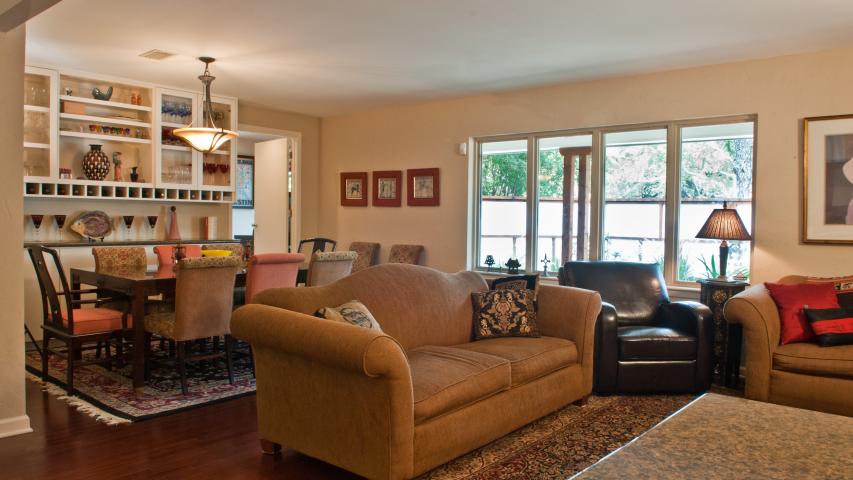 2505 W 45th Central Austin Realtor: Rachel Nation Nation Holdings LLC