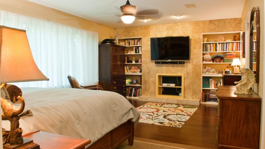 2505 W 45th Central Austin Realtor: Rachel Nation Nation Holdings LLC