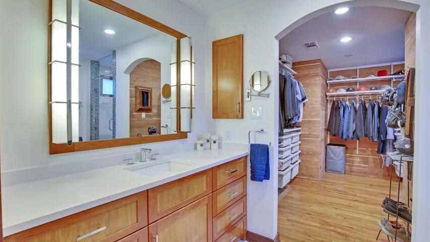 Welcome to your handsome home in Allandale.