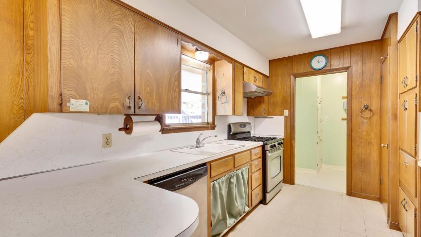 Welcome home to your corner cul de sac lot on Dover Place in Central Austin.